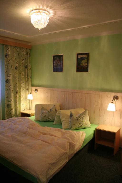 A.Dalia Hotel การ์โลวีวารี ภายนอก รูปภาพ